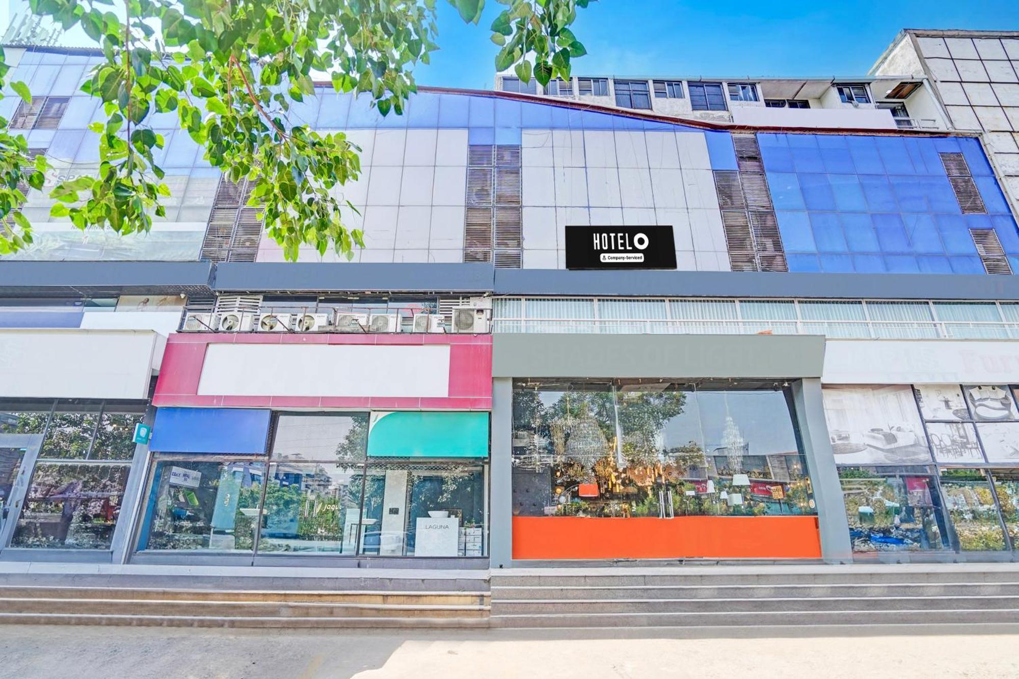 אחמדאבאד Hotel O S. G. Highway Formerly I Land Park מראה חיצוני תמונה